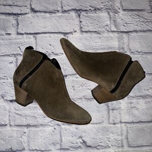 Aquatalia Brown Suede Leather Ankle Boots Booties Zip Size 7.5 Women’s Italy